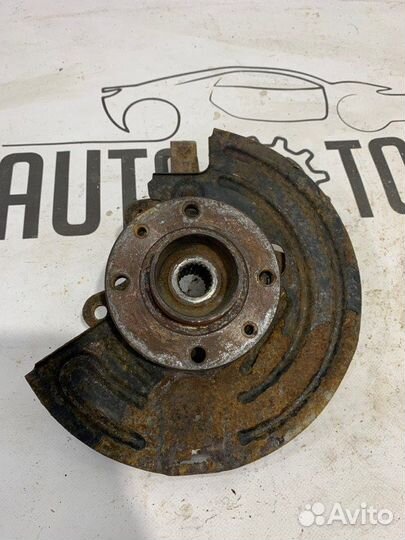 Кулак поворотный передний левый Renault Symbol