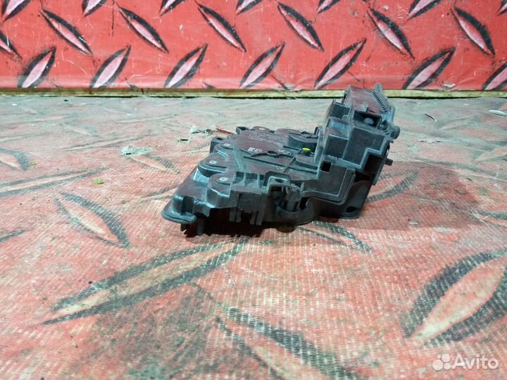 Замок двери задней левой BMW 5 G30