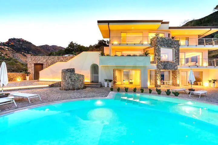 Дом 212 м² на участке 6 сот.