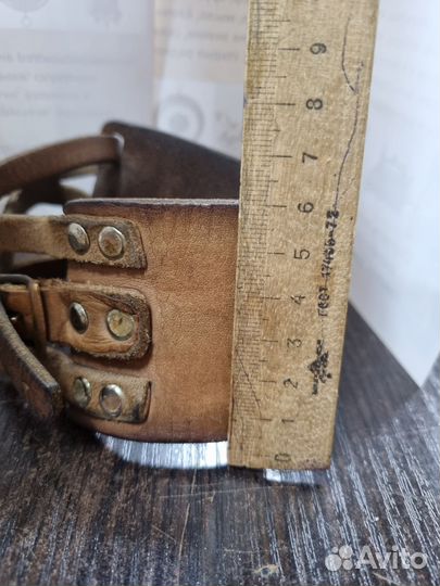 Кожаный напульсник