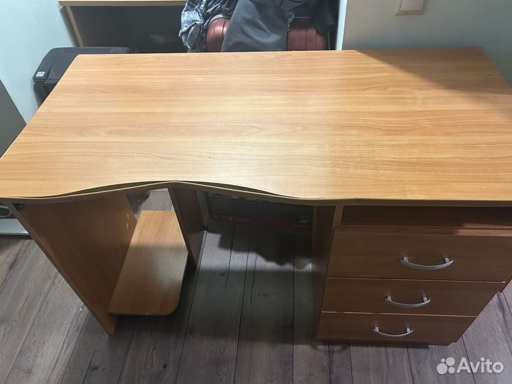 Компьютерный стол