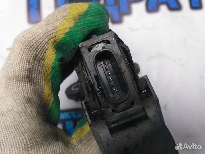 Педаль газа Kia Rio 4 32700F2100 Отличное состояни