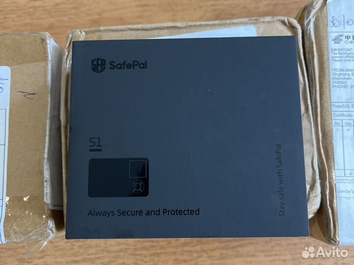 Криптовалютный кошелек Safepal S1