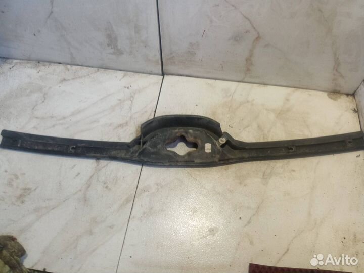 Накладка внутренняя на заднюю панель кузова Ford