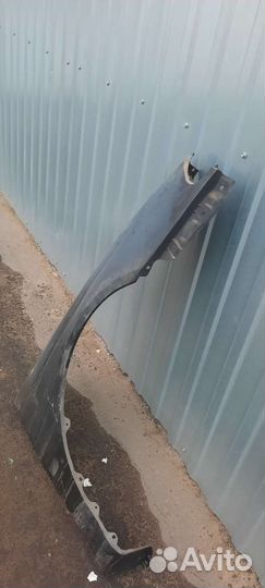 Крыло П. Toyota Avensis 1/2000