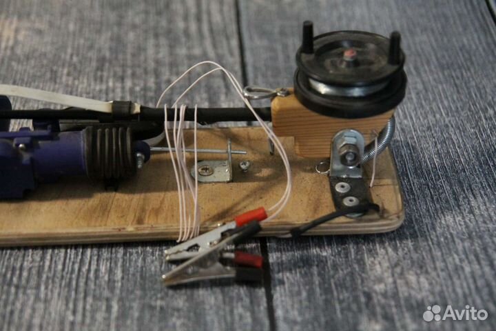 Самоподсекающая зимняя удочка