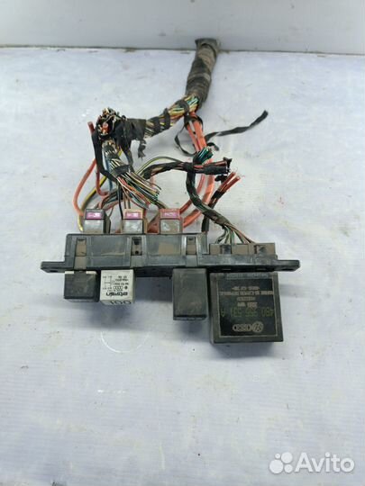 Блок Реле Volkswagen Jetta