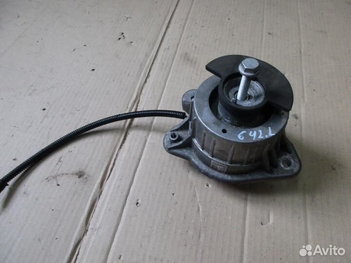 Опора двигателя w222 S-class 642.861