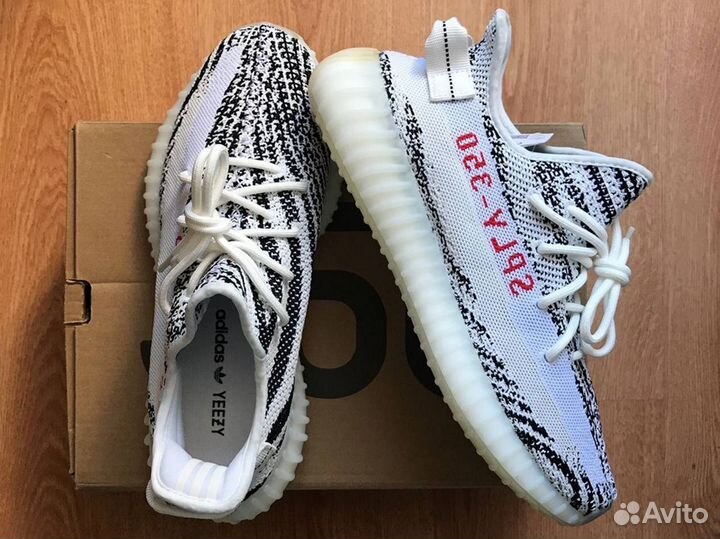 Кроссовки Adidas Yeezy Boost 350 v2 Zebra