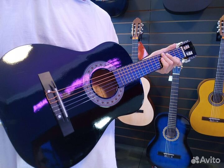 Классическая гитара 1/2