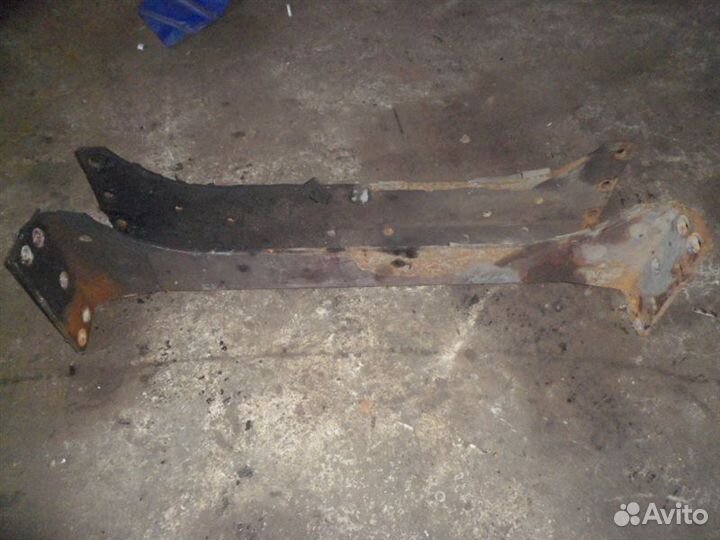 Траверса передняя Scania 113 тягач седельный