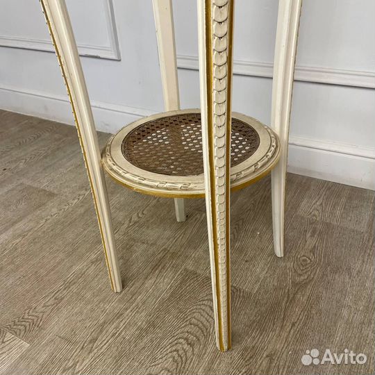 Антикварная высокая подставка