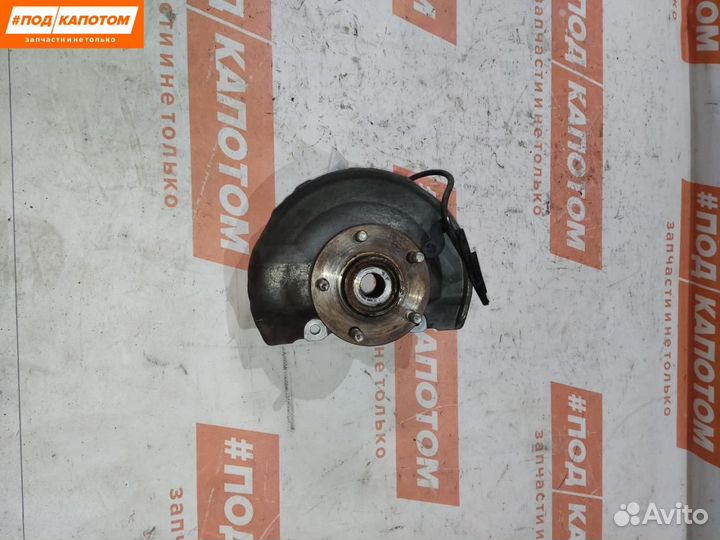 Кулак передний правый Mitsubishi Outlander 2011