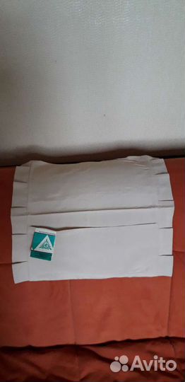 Наволочка для маленькой подушки с вышивкой. Новая