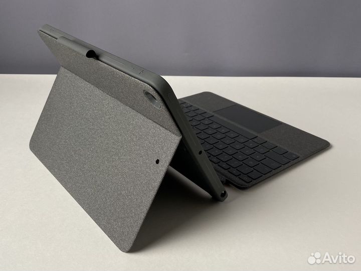 Logitech Combo Touch iPad 7-8th