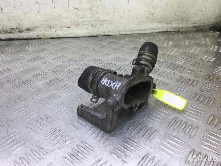 Фланец (тройник) системы охлаждения Форд Фокус 1n1g8594 Hxdb