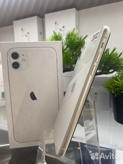 iPhone 11, 64 ГБ