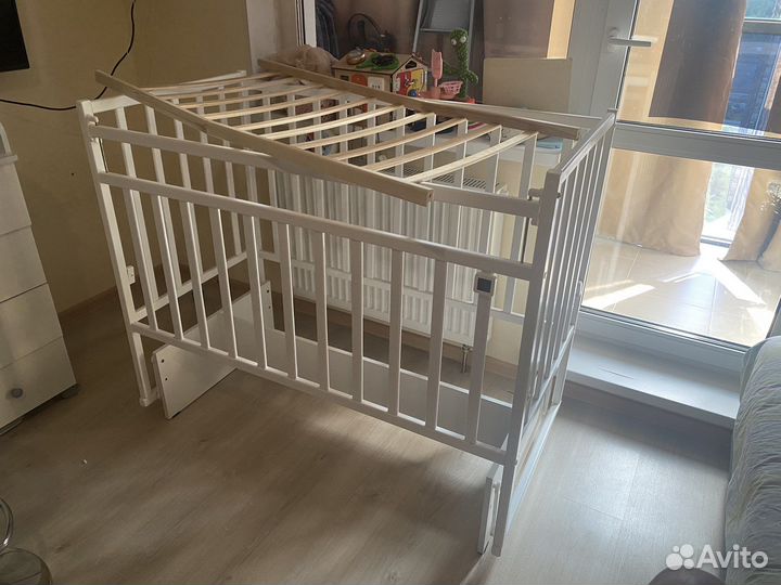 Детская кроватка