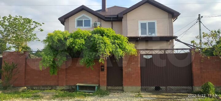 Дом 204 м² на участке 6 сот.