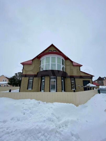 Дом 182 м² на участке 8,7 сот.