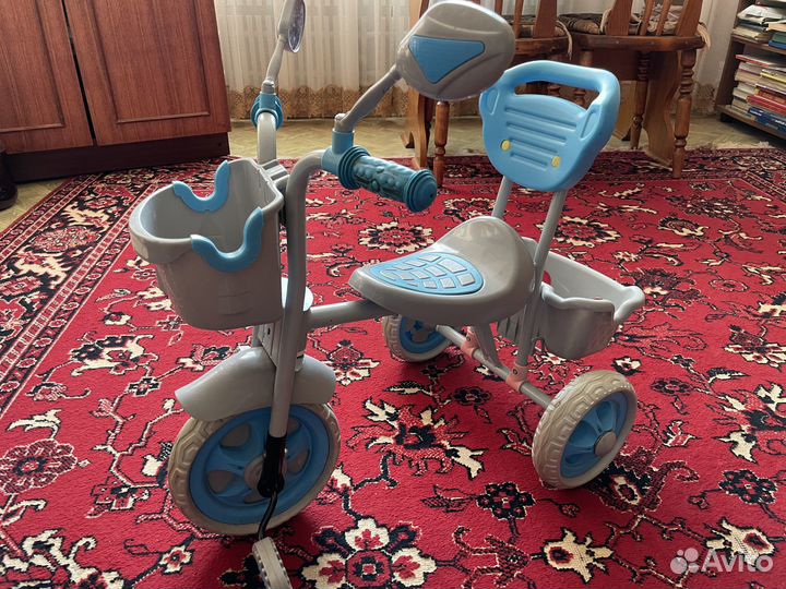 Детский велосипед трехколесный