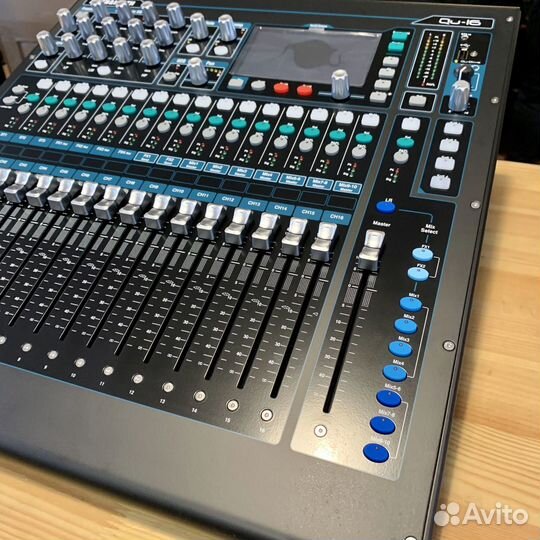 Allen & Heath Qu-16 Chrome 16ch Digital Mixer