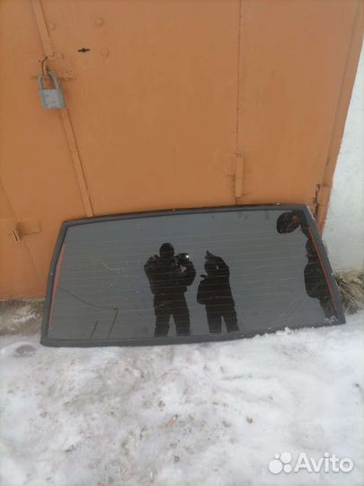 Задние стекло