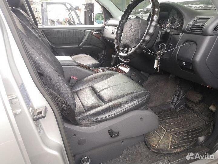 Подкрылок A1638840822 на Mercedes-Benz M-Class W16