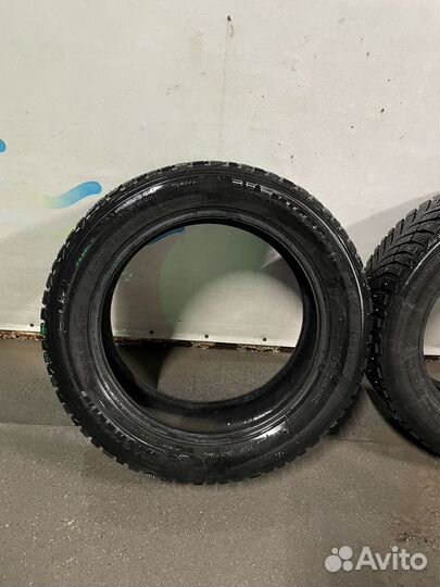 Michelin X-Ice North 4 215/55 R17