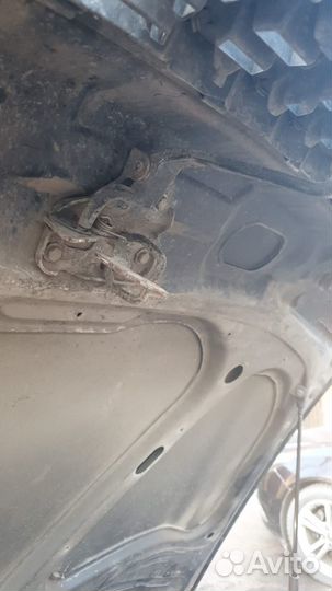 Замок капота Audi A4 B5 1999