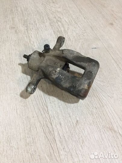 Суппорт тормозной задний правый Солярис Рио 3