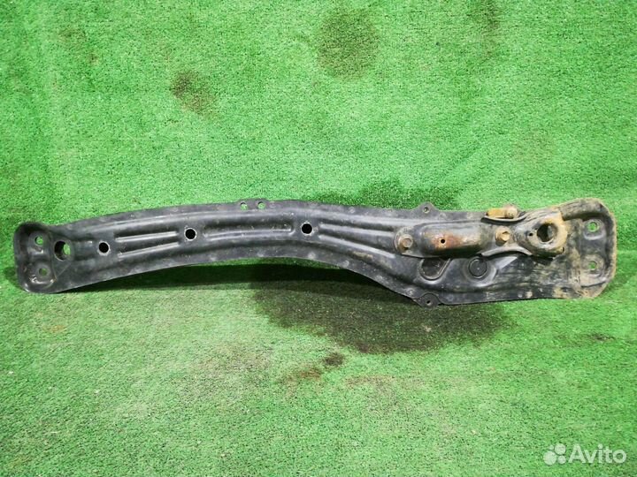 Кронштейн кпп Toyota Picnic 1