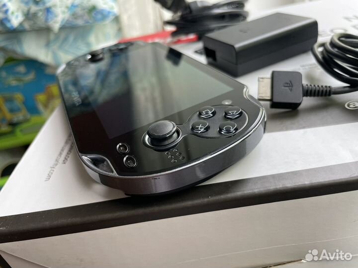 Sony Playstation Vita 3G/WiFi прошитая 132gb