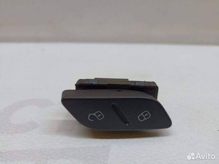 Кнопка центрального замка Volkswagen Jetta A6 cfna