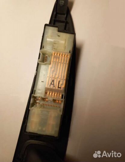 Блок управления стеклоподъемниками Nissan