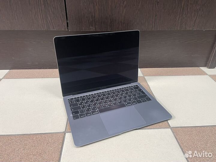 MacBook Air 13 2019год в разбор