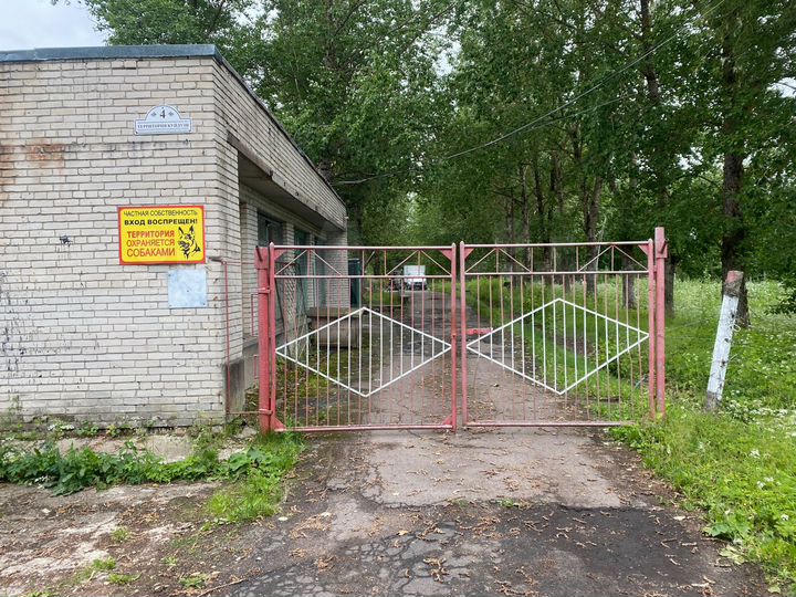 Здание, 300-860 м²