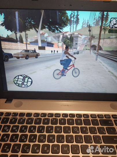 Ноутбук в идеале для работы и учебы