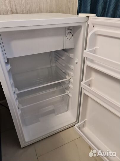 Холодильник Hisense RR130D4BW1