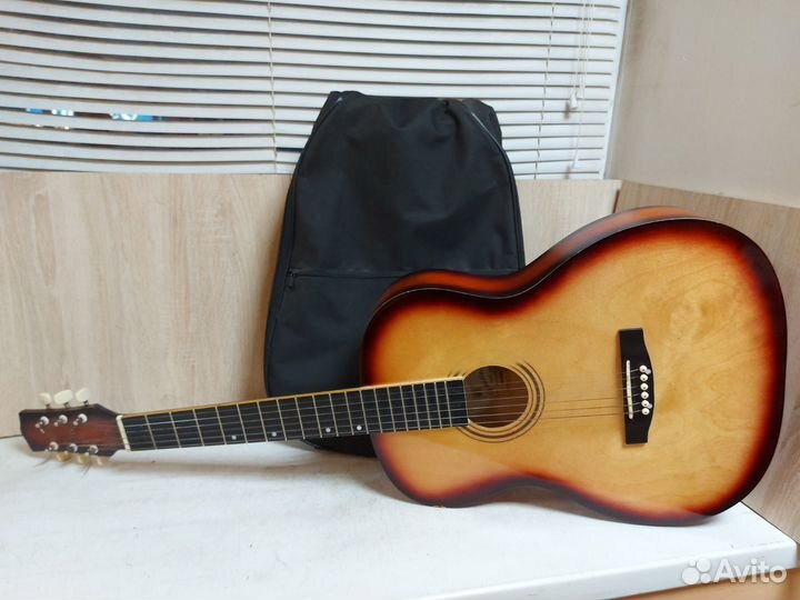 Гитара акустическая 