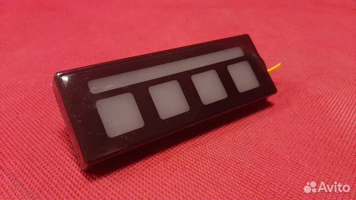 Поворотник Нива в крыло полоска и квадраты, желтый