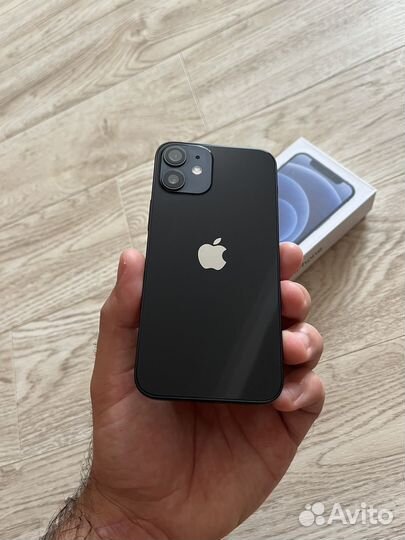 Телефон iPhone 12 mini