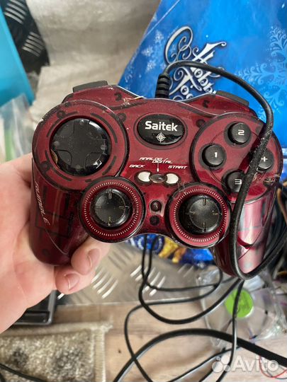 Геймпад saitek