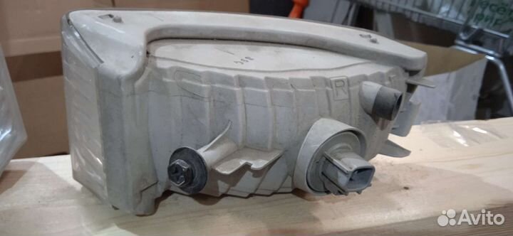 Фары Toyota Mark2 GX110