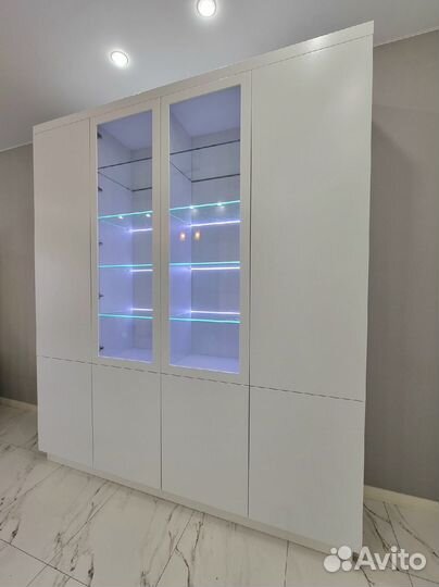 Шкаф распашной