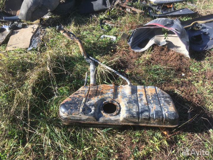 Топливный бак LADA 2110