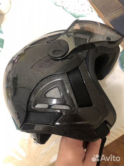 Горнолыжный шлем