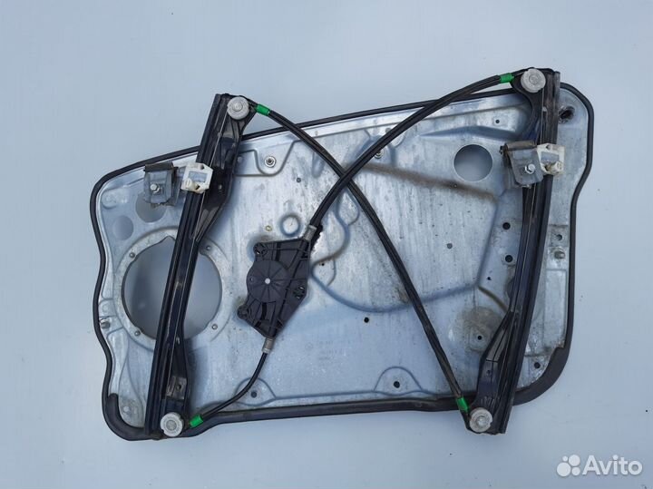 Стеклоподъемник передний левый Skoda Fabia