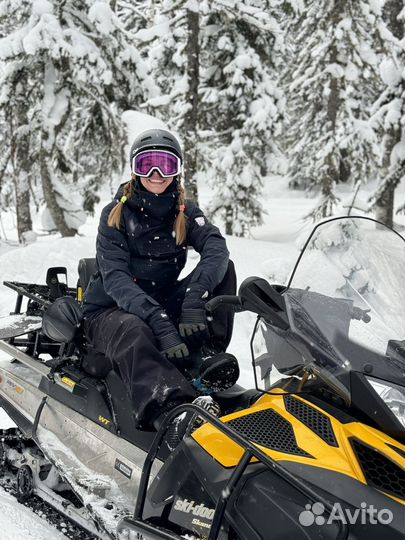 Группое занятие по сноуборду, курс, школа