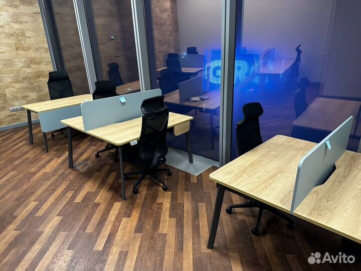 Офисные столы для сотрудников